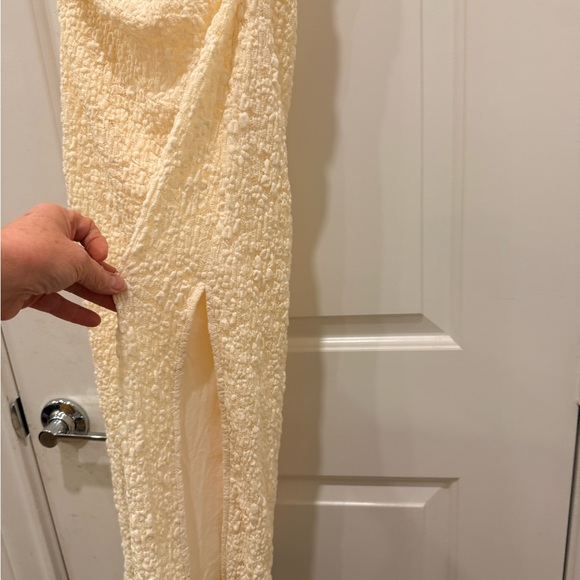 Astr Cream Textured One-Shoulder Dress - Picture 8 of 12